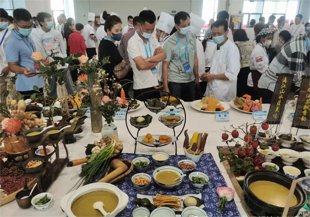 广西首届餐博会在玉林举行 优质广西食材制造“桂菜味道”